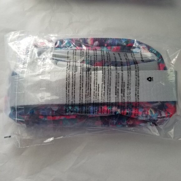 LULULEMON Everywhere Belt Bag Long Strap 1L Flower Glide Multi Vapor NWT - Picture 2 of 9